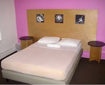 Fresh Hotel & Hostel
